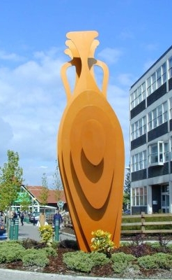 Large amphora sculpture at Dunstable Market Square, designed by Adrian Moakes